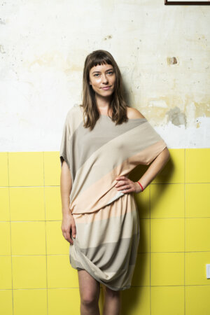 AT072 Csatolható aszimmetrikus ruha