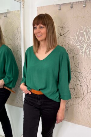 AT069 V-nyakú felső